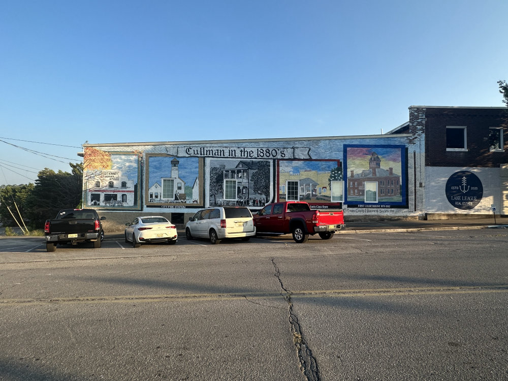 mural in Cullman by artist unknown.