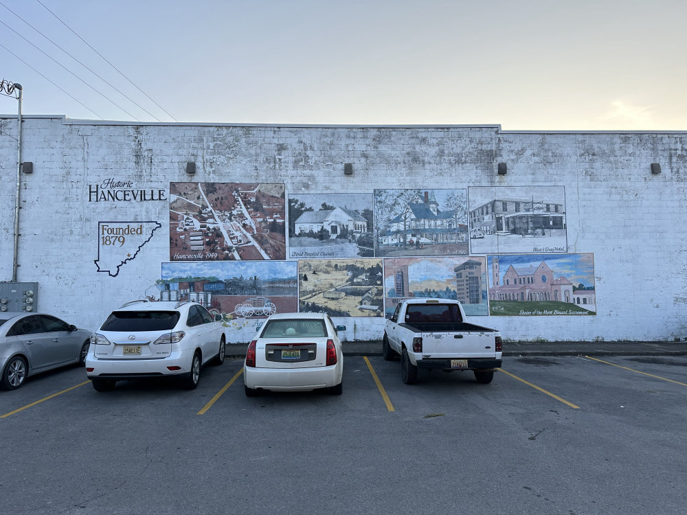 mural in Hanceville by artist unknown.