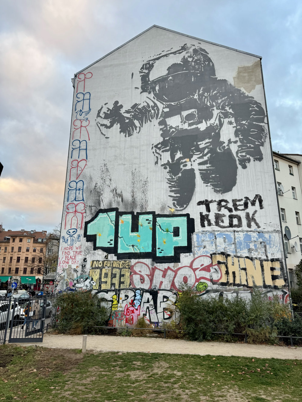 mural in Berlin by artist unknown.