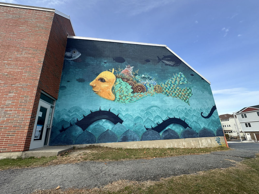 mural in Worcester by artist unknown.