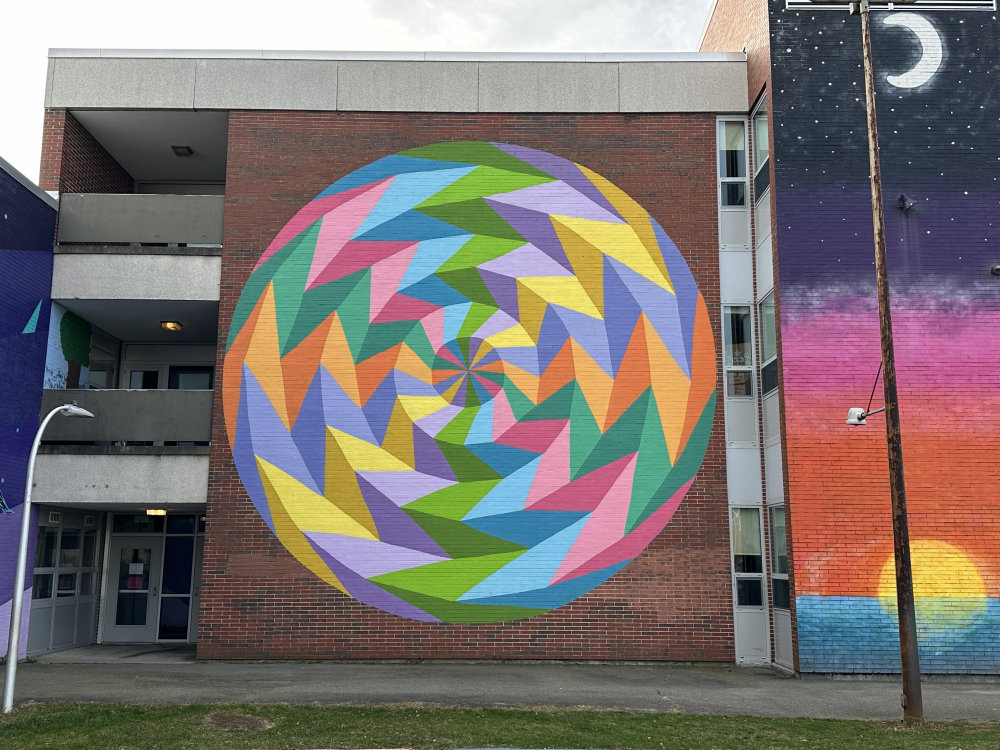 mural in Worcester by artist unknown.