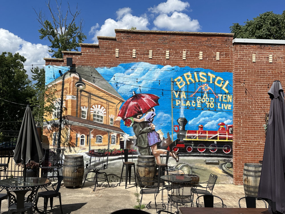 mural in Bristol by artist unknown.