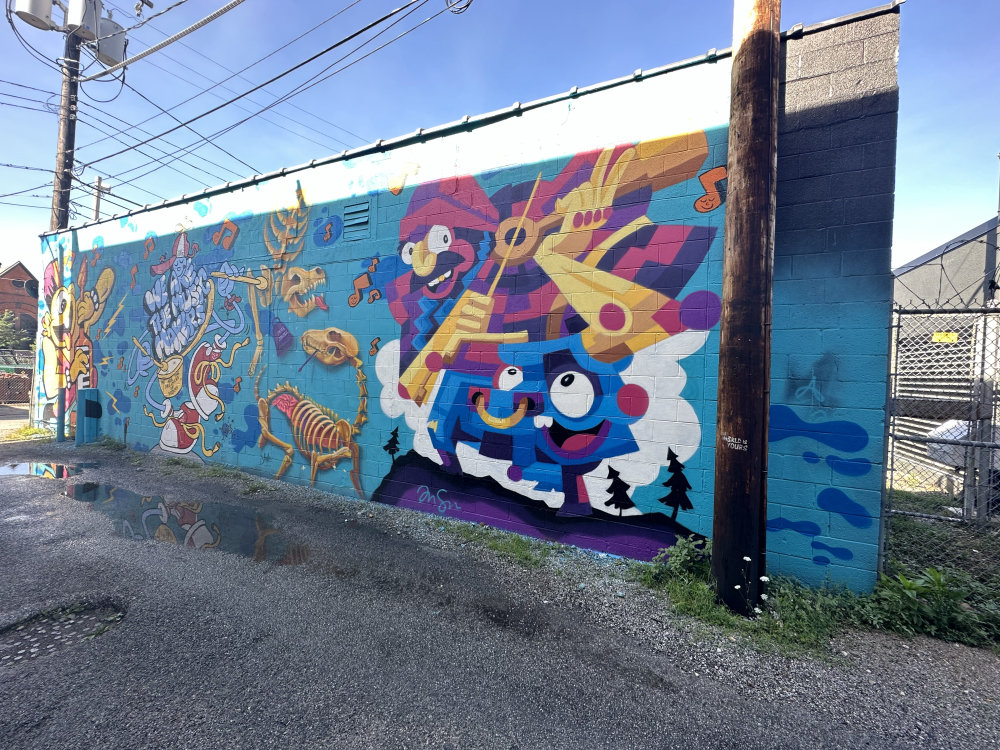 mural in Columbus by artist unknown.