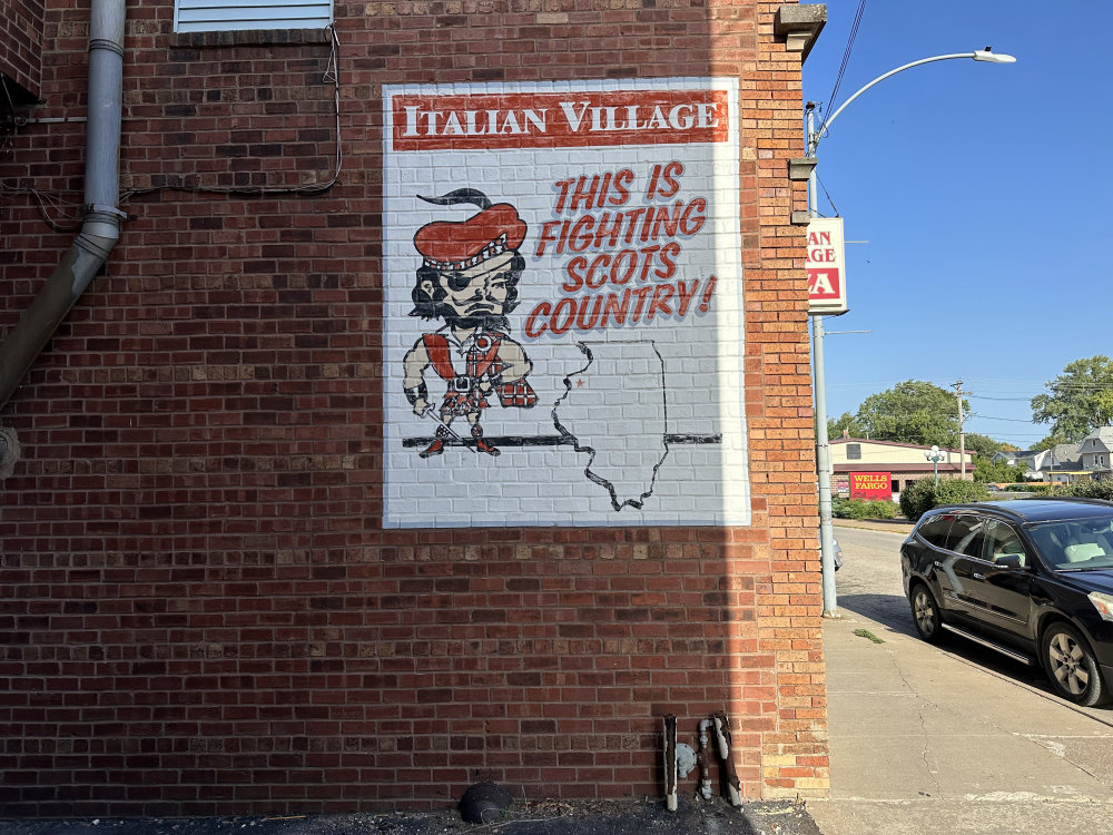 mural in Monmouth by artist unknown.