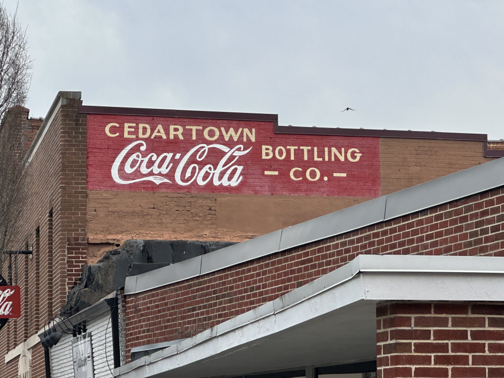 mural in Cedartown by artist unknown.