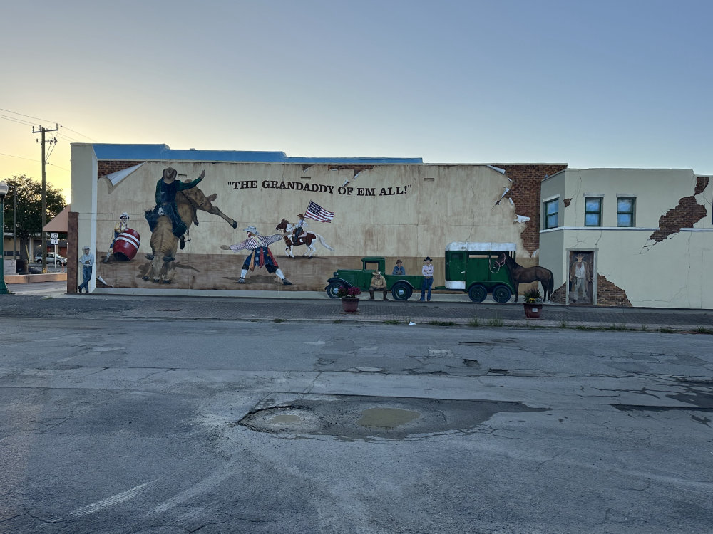 mural in Arcadia by artist unknown.