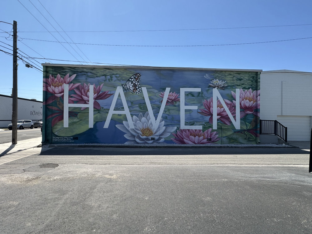 mural in Winter Haven by artist Gillian Fazio.