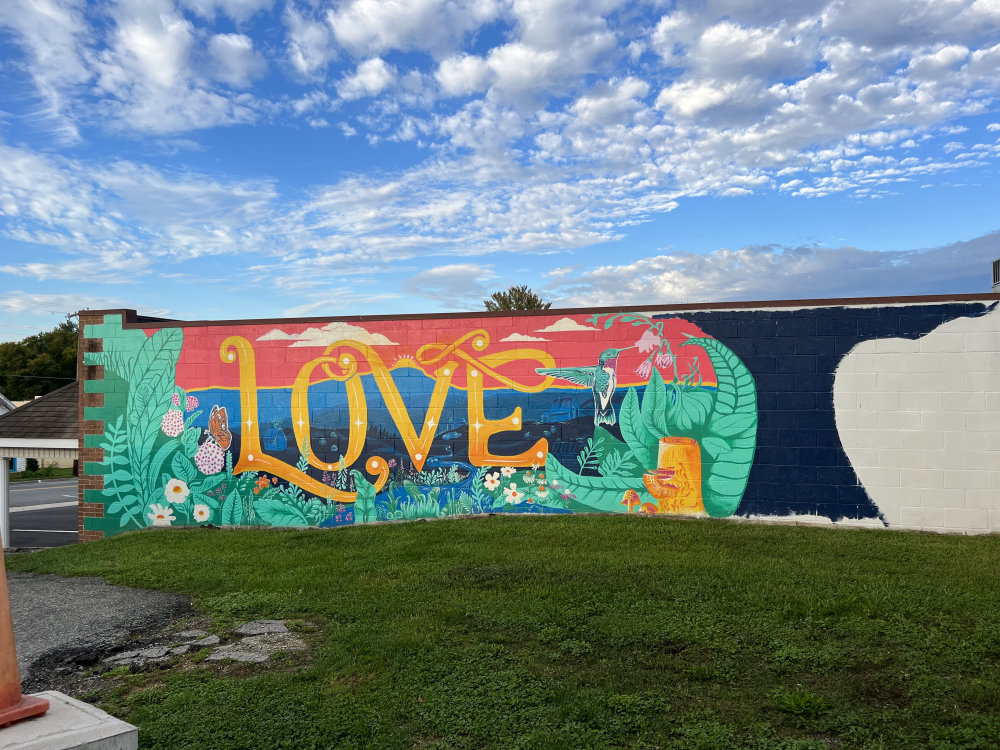 mural in Floyd by artist unknown.