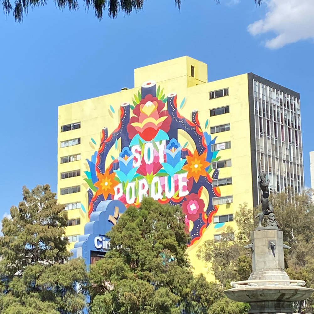 mural in Ciudad de México by artist unknown.