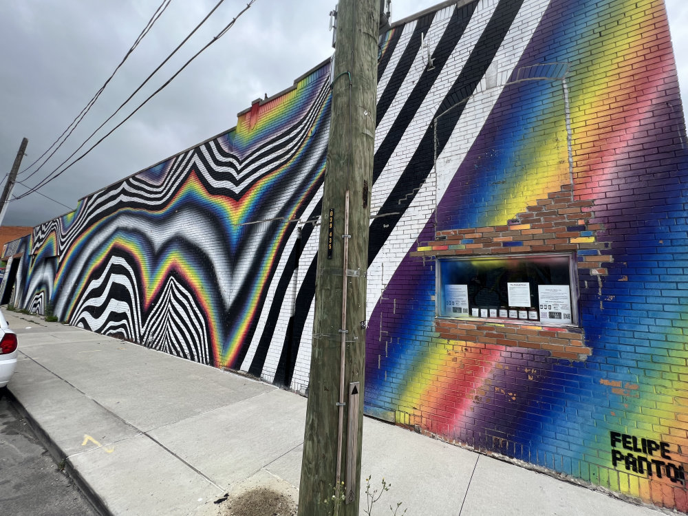 mural in Detroit by artist Felipe Pantone.
