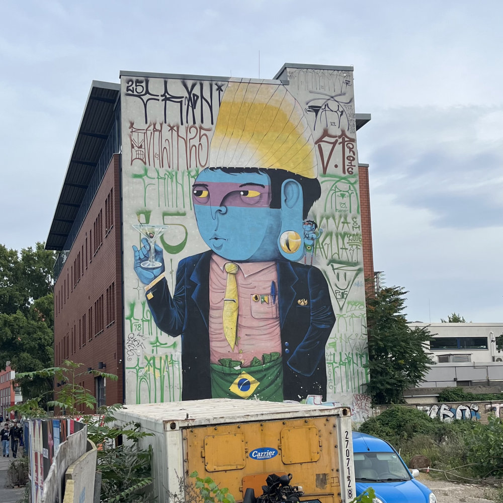mural in Berlin by artist Cranio Artes.