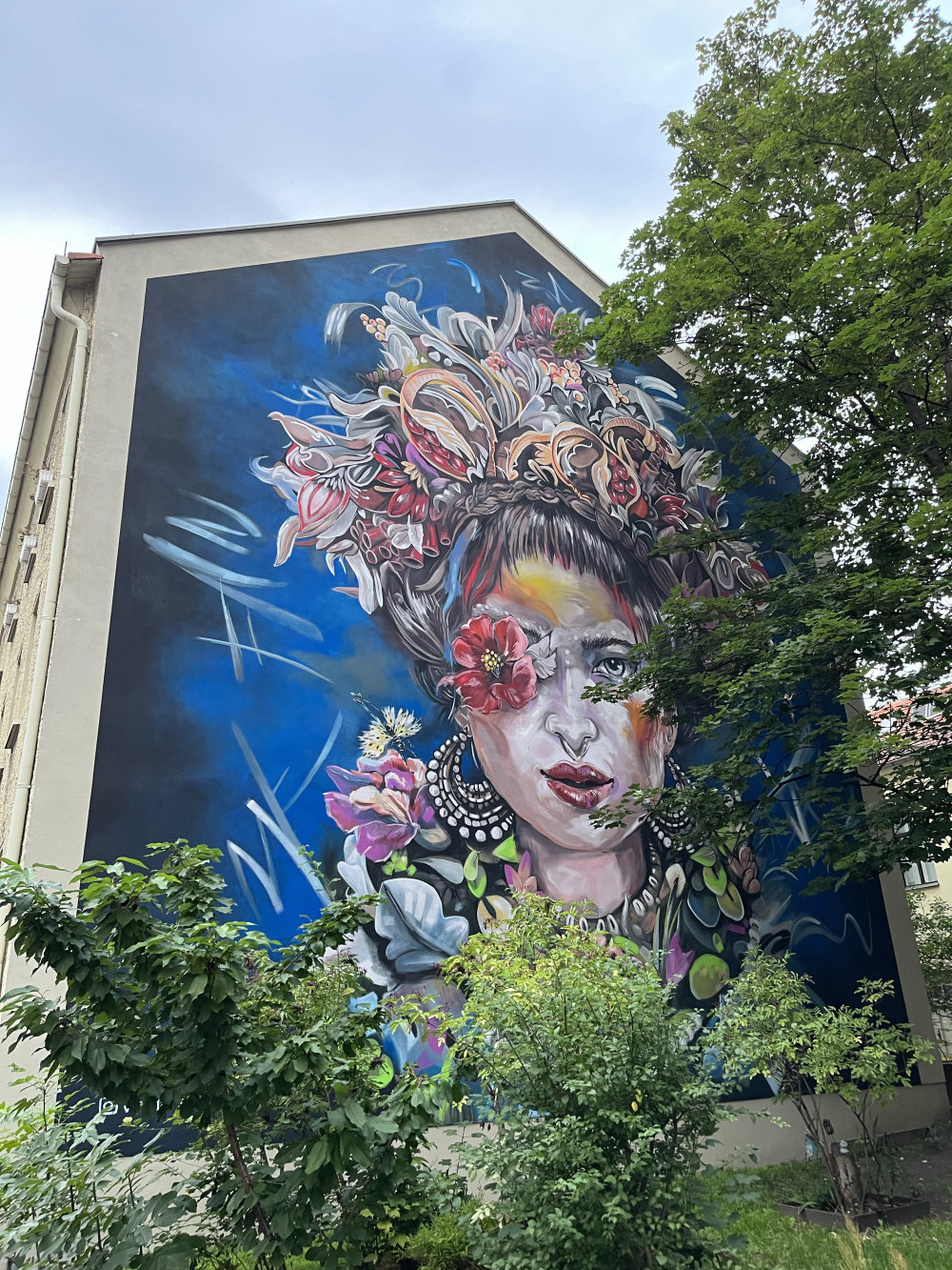 mural in Berlin by artist Wanda Stang.